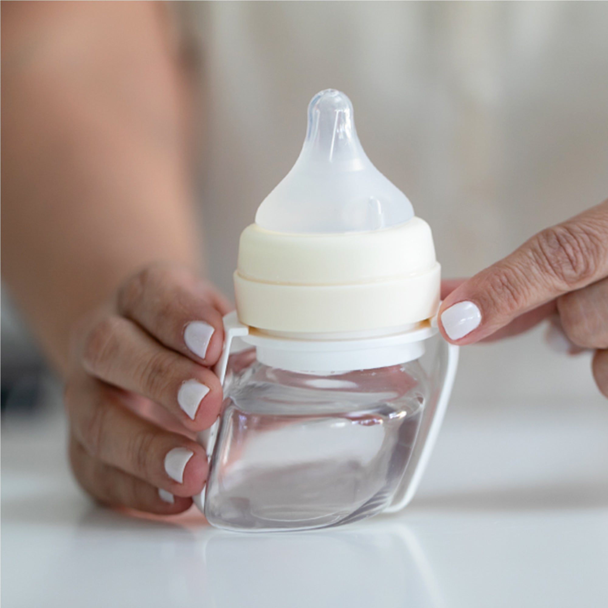 Wearable Feeding & Accessories Kit